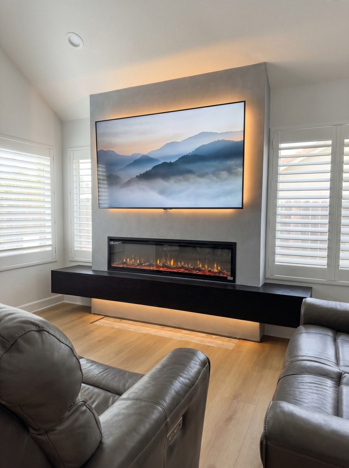 Minimalist TV wall, view 4